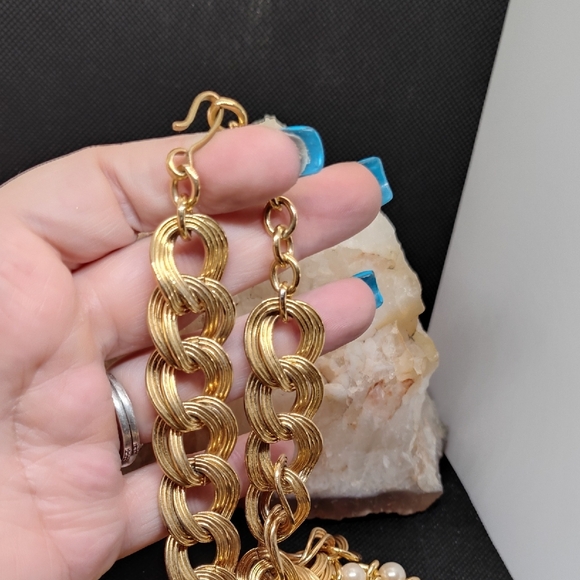 Gold Tone Jewelry Lot. 3 Necklaces. Bracelet, Brooch And Ring. - Picture 7 of 7